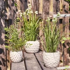 Kunstig græs med blomster