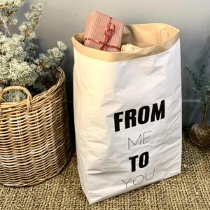 Papirsæk til julegaverne From Me To You
