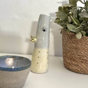 Vase And Sand / Gul Prikker