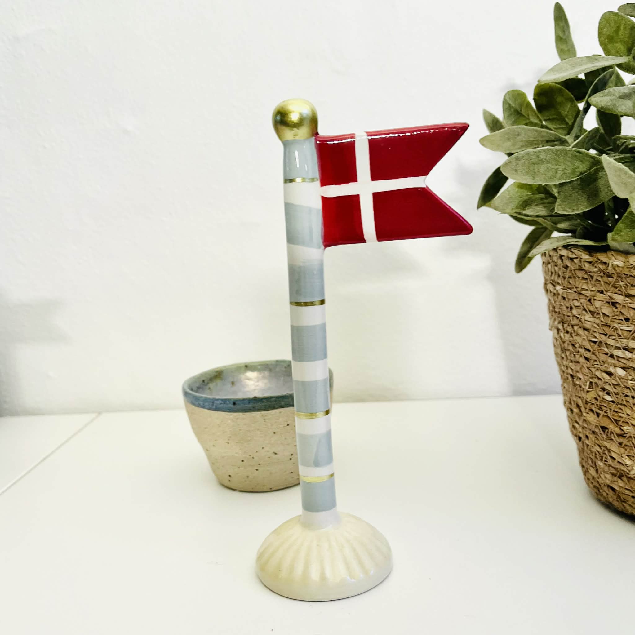 Keramik flag 18 cm Gul fod Blå striber - Billede 3
