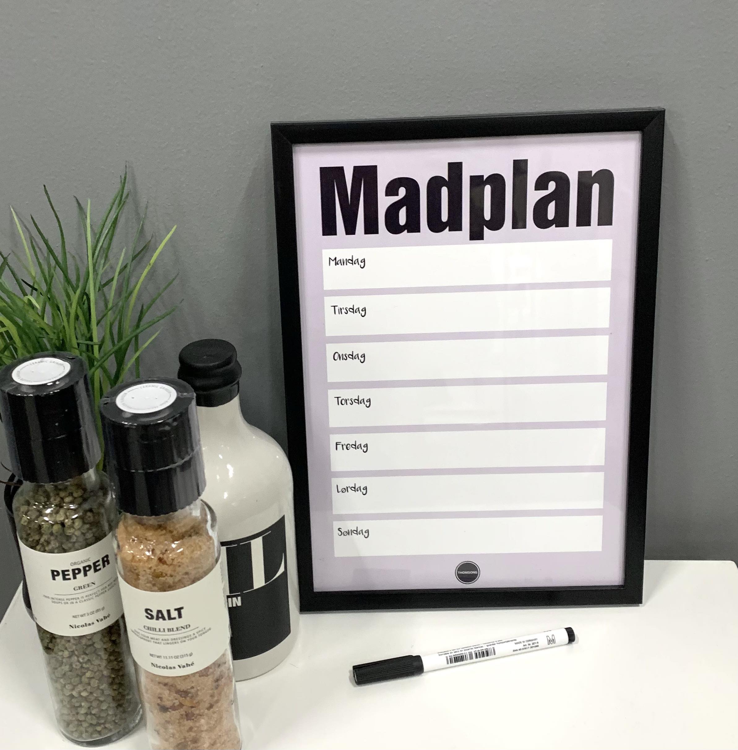 Madplan Grå Sort Ramme