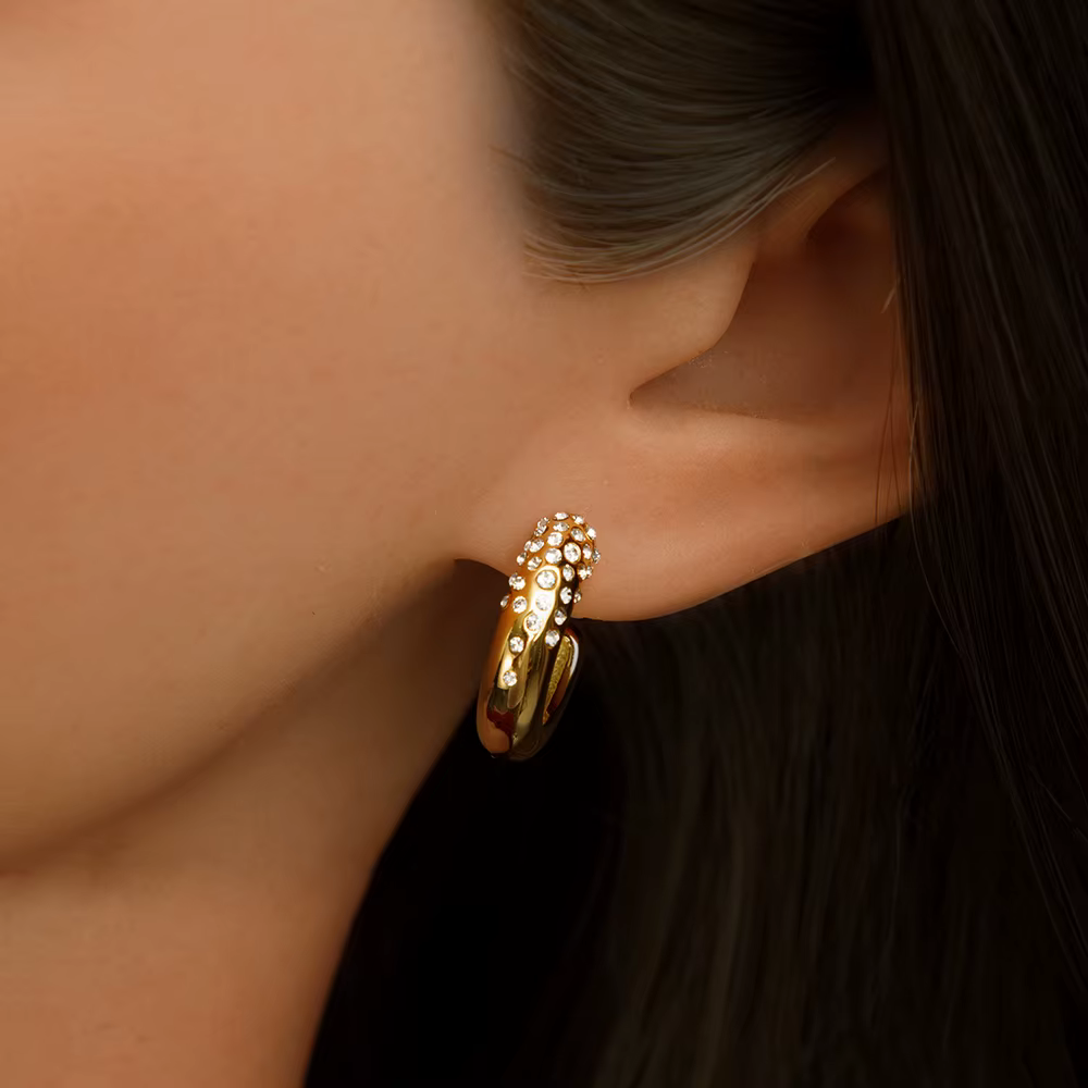 Moderne C-formede Øreringe med Zirkoner, Guld